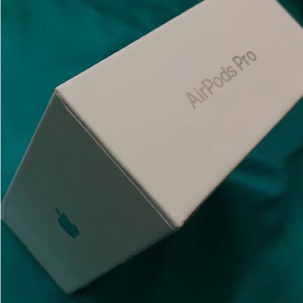 Apple AirPods Pro Box
